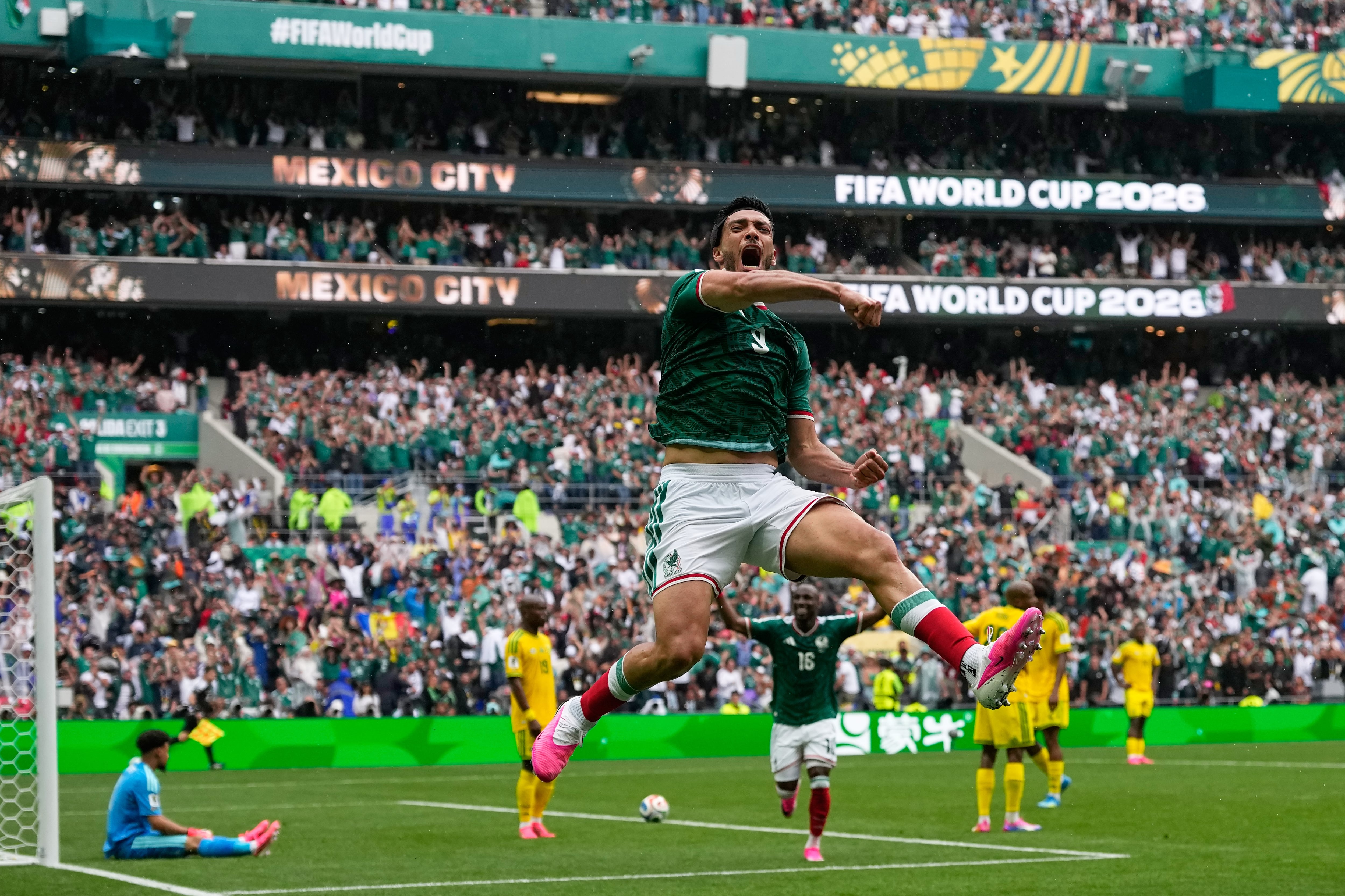 Raúl Jiménez anotó su primer gol en una Copa del Mundo en el Mundial 2026.