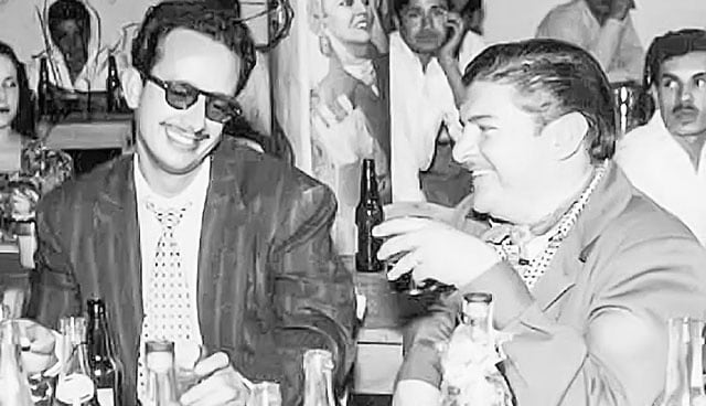 Echándose un trago, Rubén y José Alfredo; gran fotografía