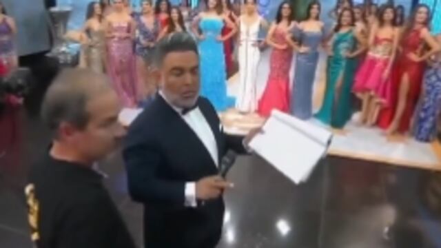 Conductor corriendo a su empleado en vivo