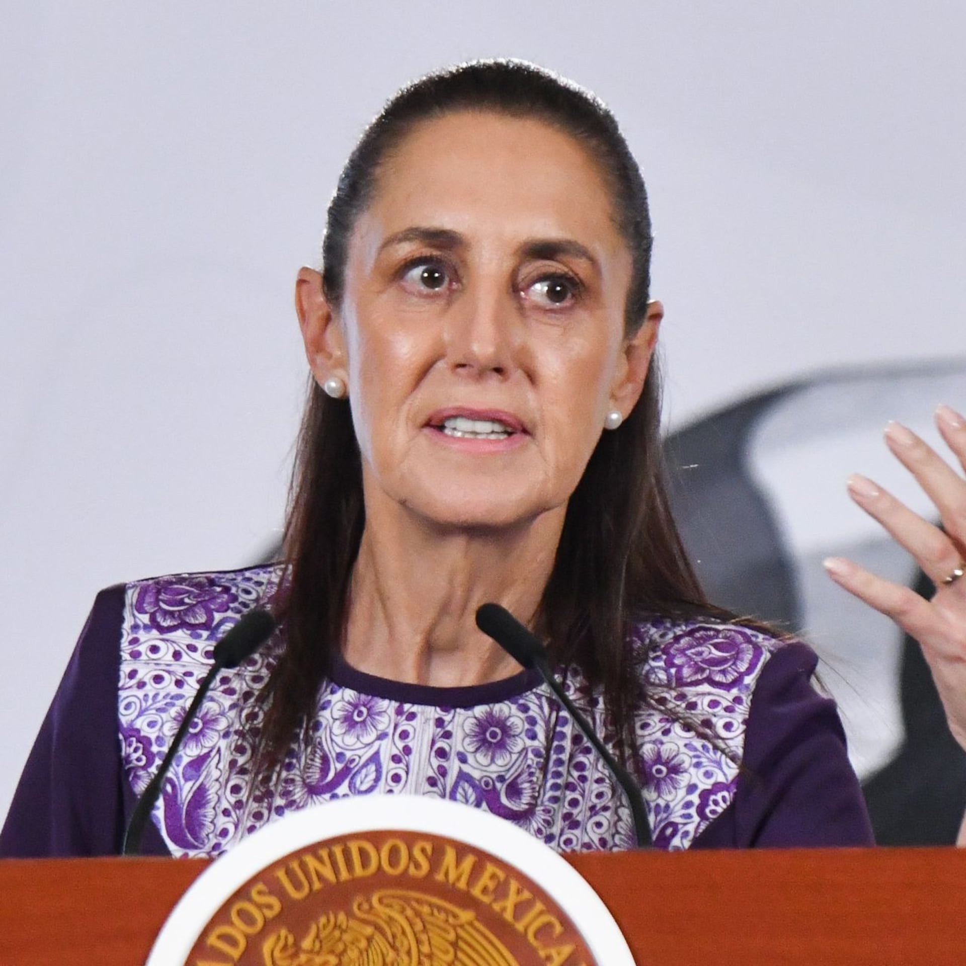 ¿Doble discurso de la DEA? Sheinbaum reacciona a elogios a Harfuch