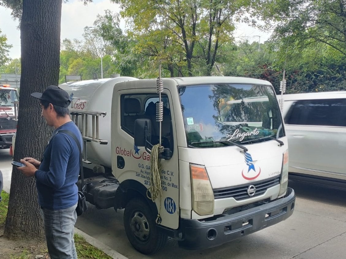 Fuga de gas por pipa en Cuauhtémoc genera alerta tras explosión en Iztapalapa