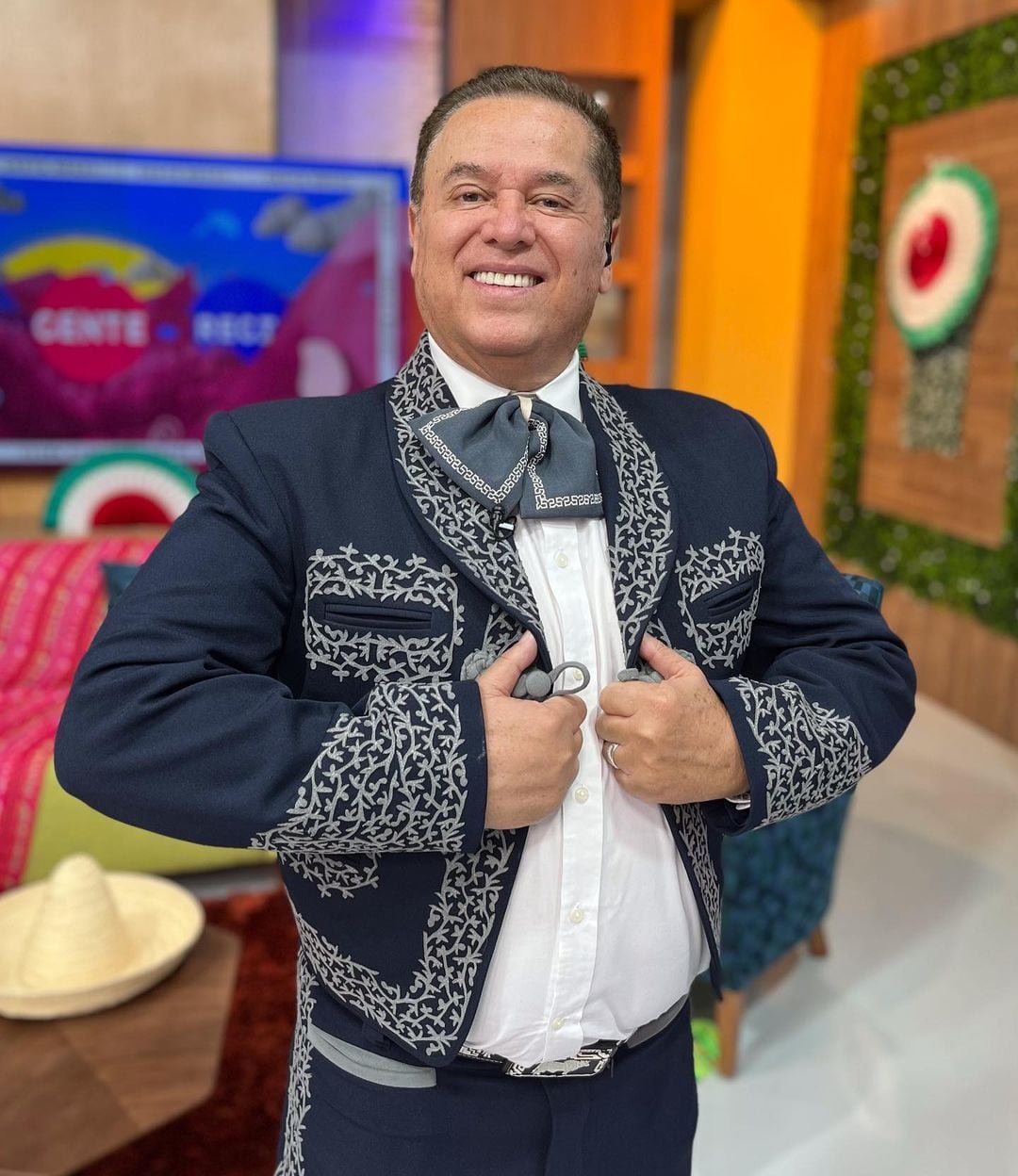 Mario Bezares