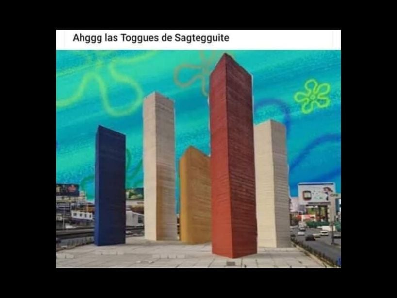 Las torres de Satélite como Fondo de Bikini