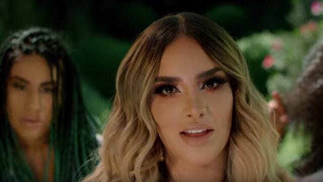 Kimberly Loaiza exceso de Photoshop