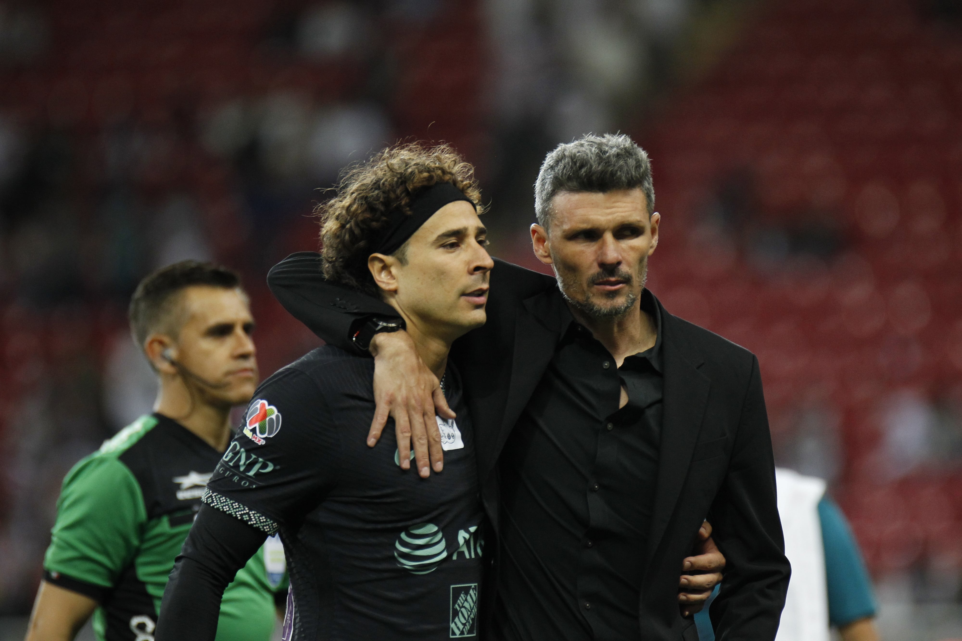 Fernando Ortiz con Guillermo Ochoa