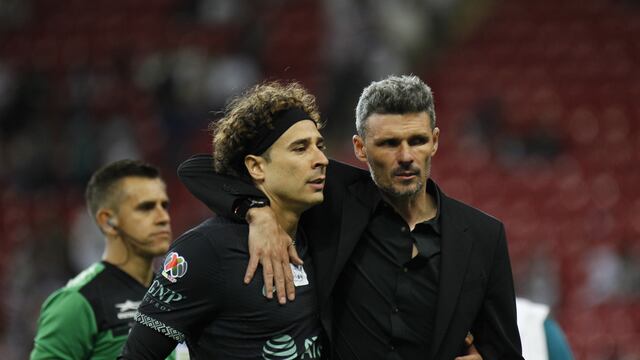 Fernando Ortiz con Guillermo Ochoa