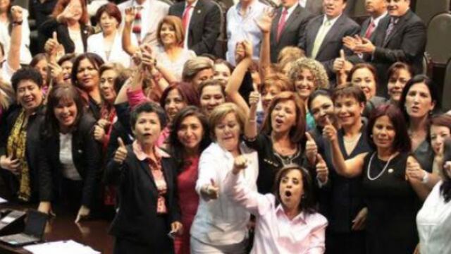 El pasado mes de junio se aprobó una reforma constitucional que establece la paridad de género en todo el Estado mexicano