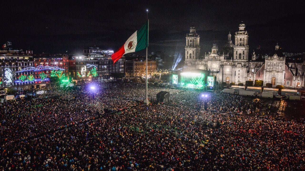 Hoy 15 de septiembre se llevará a cabo, en el Zócalo capitalino, el Grito de Independencia en vivo y Jenaro Villamil presumió el bailongo que se lleva a cabo por los Tigres del Norte