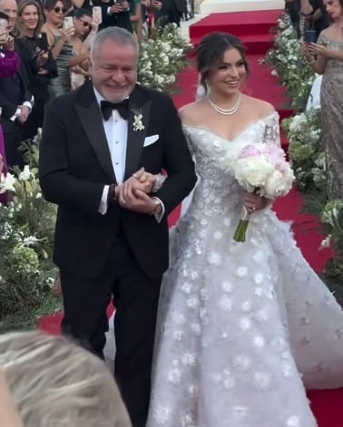 El bonito reencuentro de Angélica Rivera y José Alberto Castro en la boda de Sofía Castro