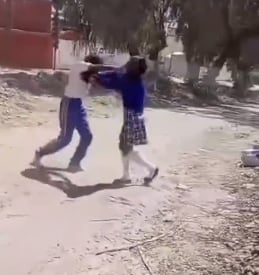 Pelea de estudiantes en Teotihuacán