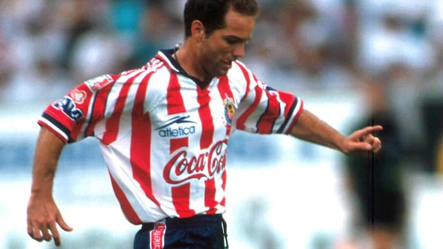 Luis García en su paso por el Club Chivas