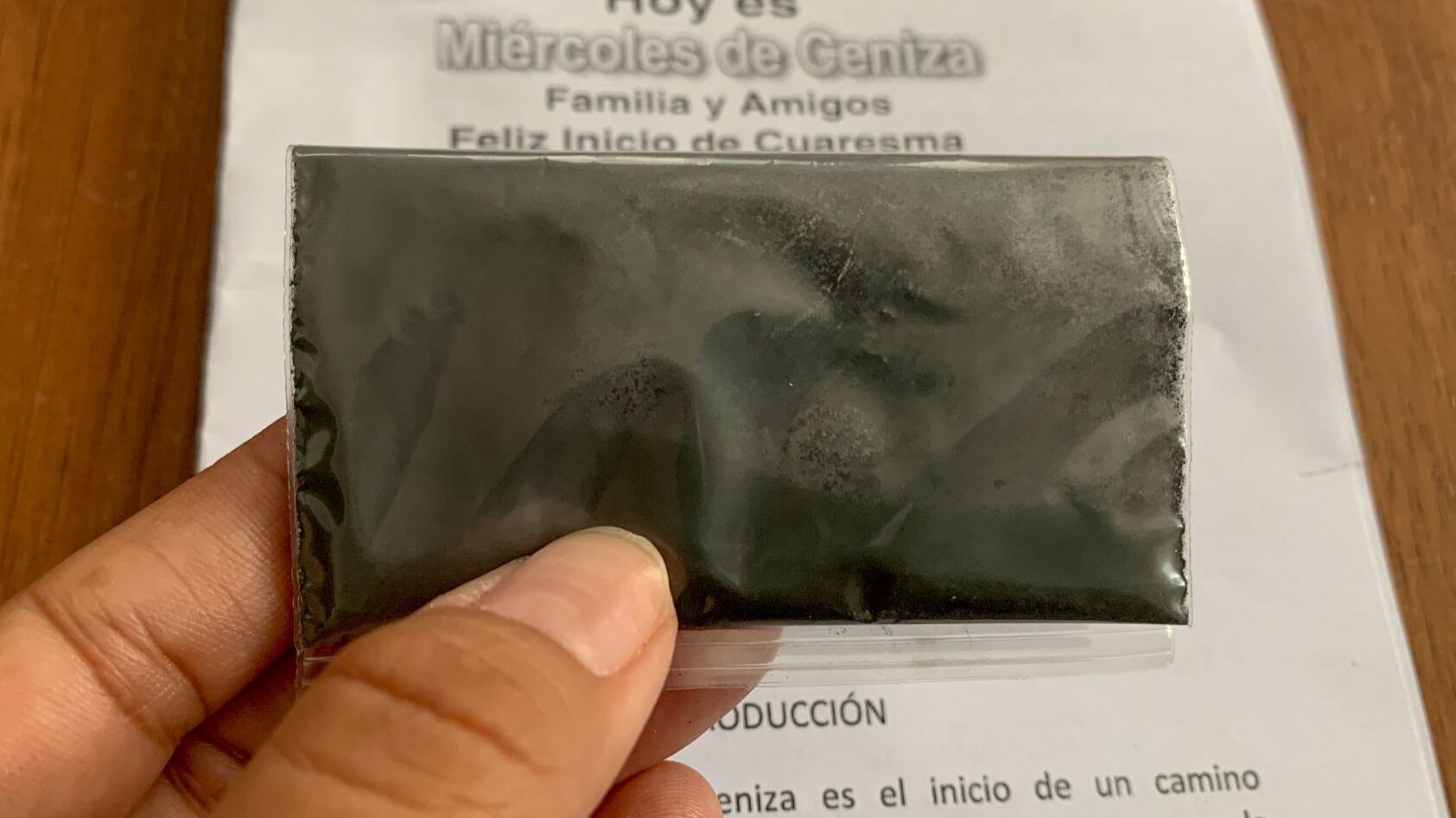 Miércoles de Ceniza: La iglesia reparte bolsitas