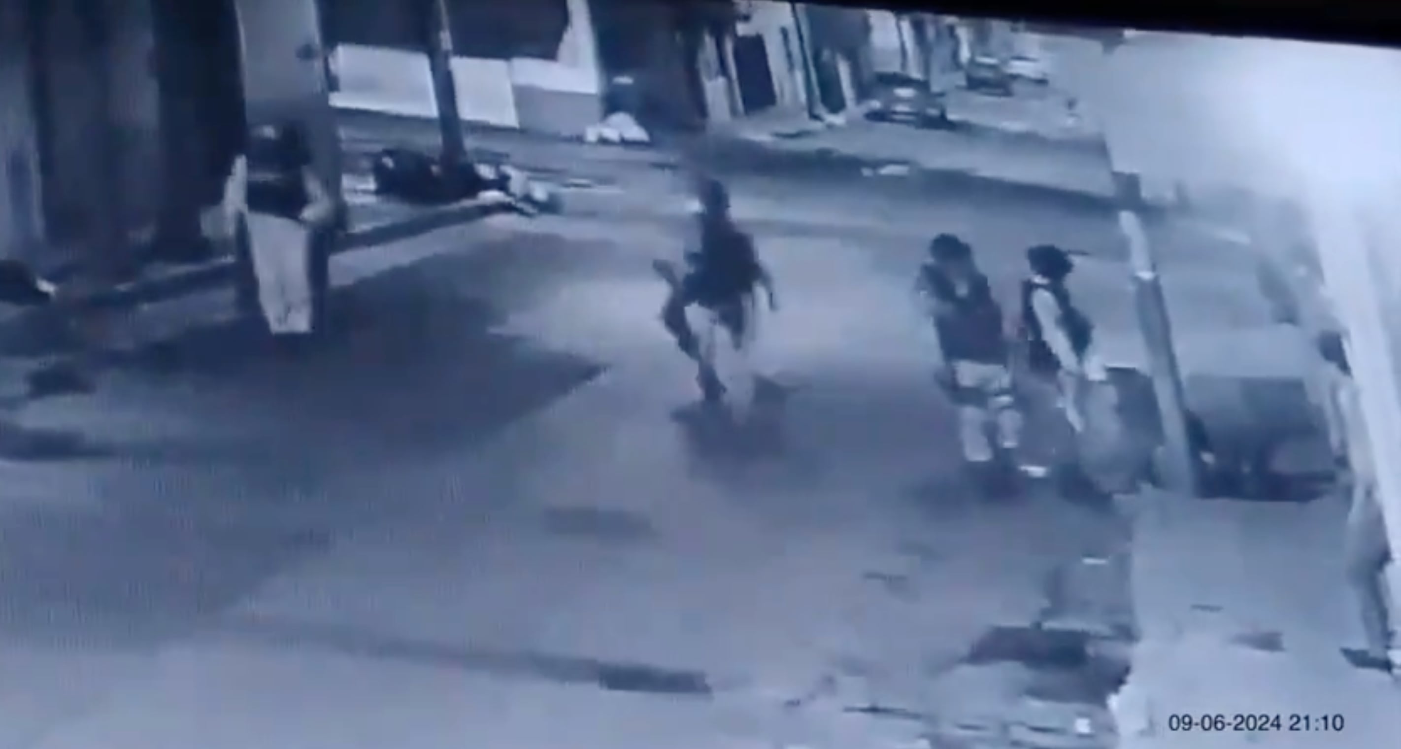 Captan a elementos de la Guardia Nacional ingresando a vecindad donde fue asesinada una familia en León