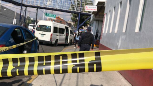 Mueren asaltante y pasajero en robo a combi en Naucalpan