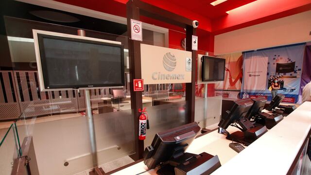 CANCÚN, QUINTANA ROO, 10FEBRERO2021.- La cadena Cinemex anunció el cierre definitivo de sus salas en esta ciudad, esto debido a que no pudieron sortear la crisis económica derivada de las restricciones sociales por la pandemia de Covid-19 que azota al país.
FOTO: ELIZABETH RUIZ/CUARTOSCURO.COM