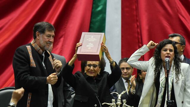 Luisa María Alcalde da mensaje en la entrega del Sexto Informe de AMLO
