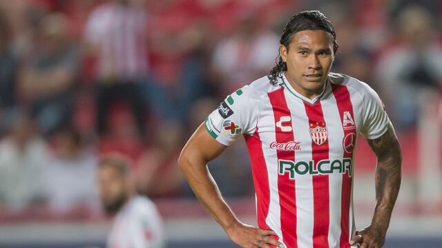 Gullit Peña con Necaxa