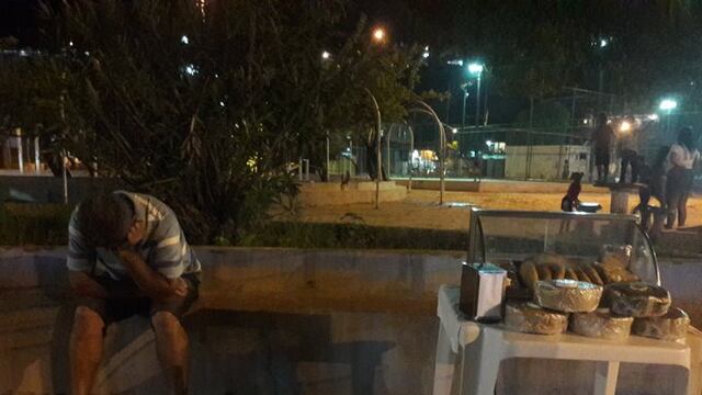 Invierte en puesto de comida, nadie le compra