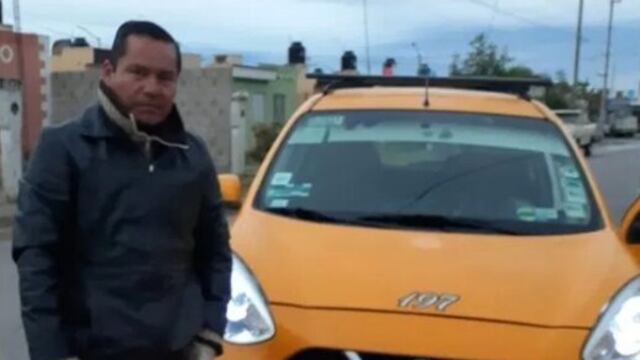 Taxista devuelve 12 mil pesos que olvidó pasajera en Torreón.