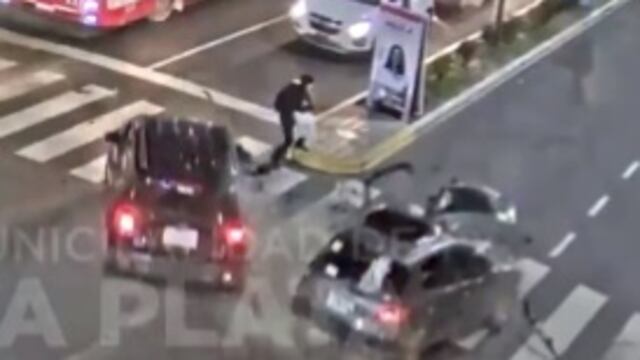 El increíble choque en una calle de Argentina; mujer se salva de milagro