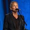 Acosadora ataca a Lindsey Buckingham, ex miembro de Fleetwood Mac
