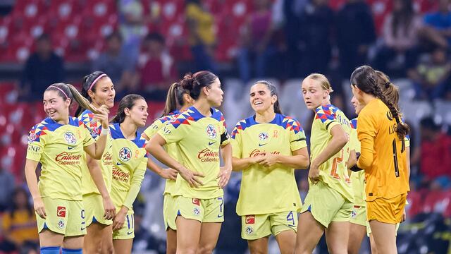 Club América Femenil en el Estadio Azteca.