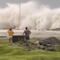 Huracán Lidia categoría 4 toca tierra; AMLO llama a Jalisco y Nayarit a tomar precauciones; oleaje hunde lanchas; suspenden clases y más