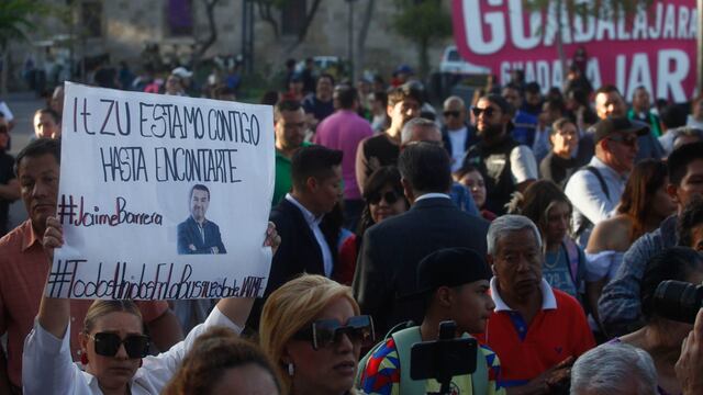 Periodistas y ciudadanos exigieron este martes a las autoridades del estado de Jalisco la búsqueda, localización y rescate con vida de Jaime Barrera
