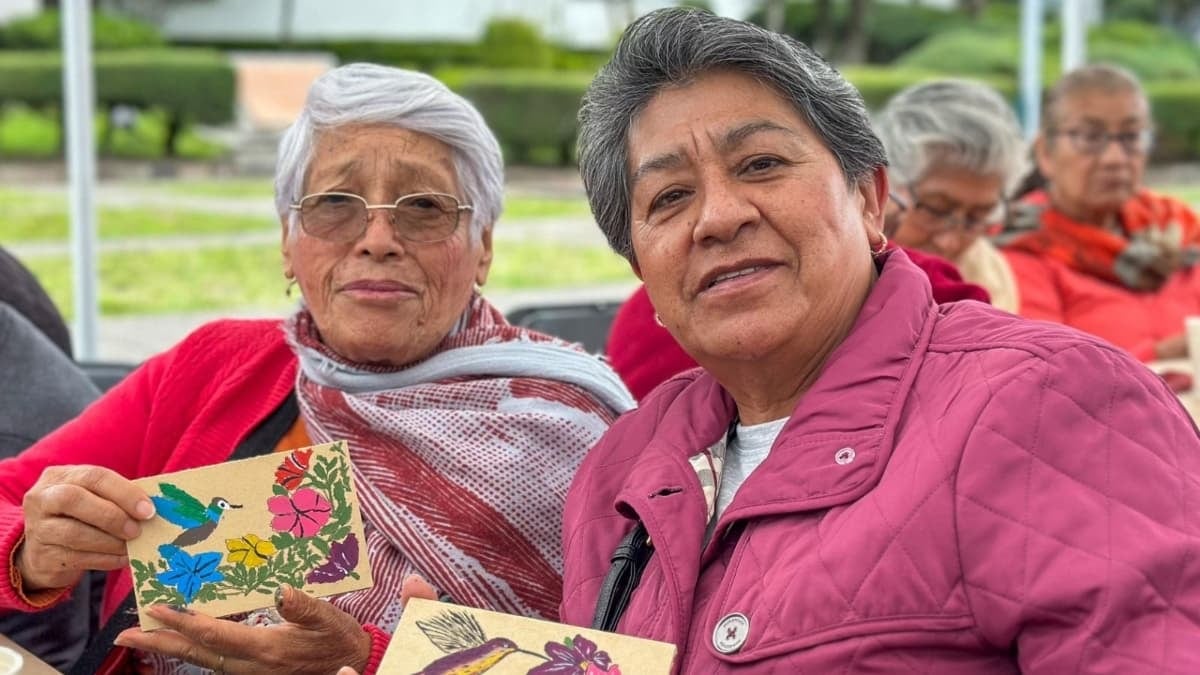 Delfina Gómez anuncia tarifa preferencial a adultos mayores con tarjeta del INAPAM en transporte público.