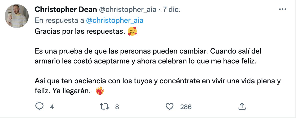 Abuelita pone de fondo de pantalla a su nieto gay y su pareja y se hace viral