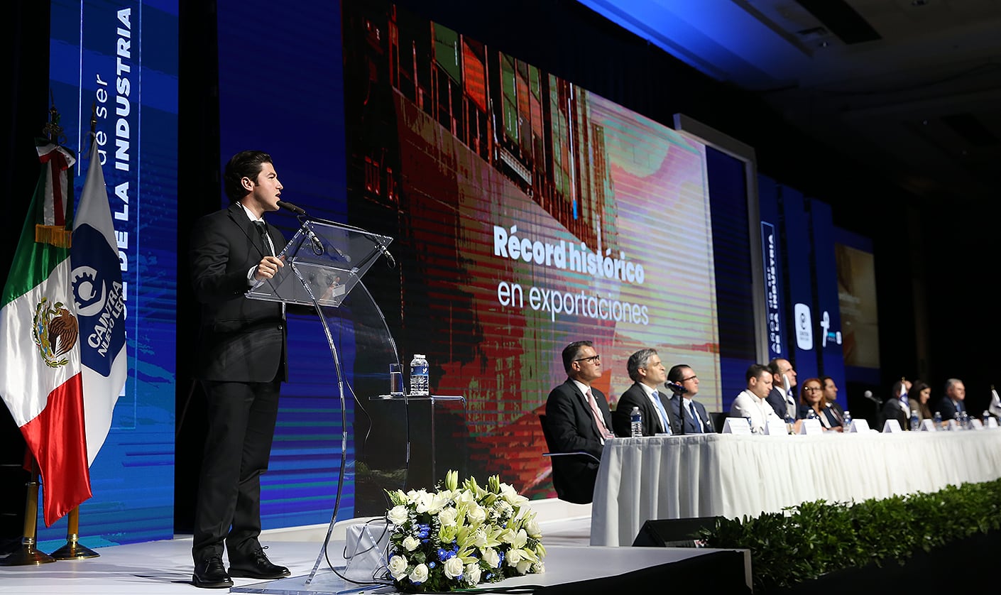 Samuel García en la presentación del plan 'Así Asciende Nuevo León'