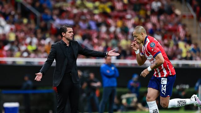 Fernando Gago y Chicharito Hernández