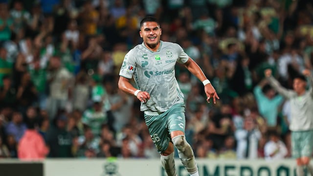 Stephano Carrillo con Santos