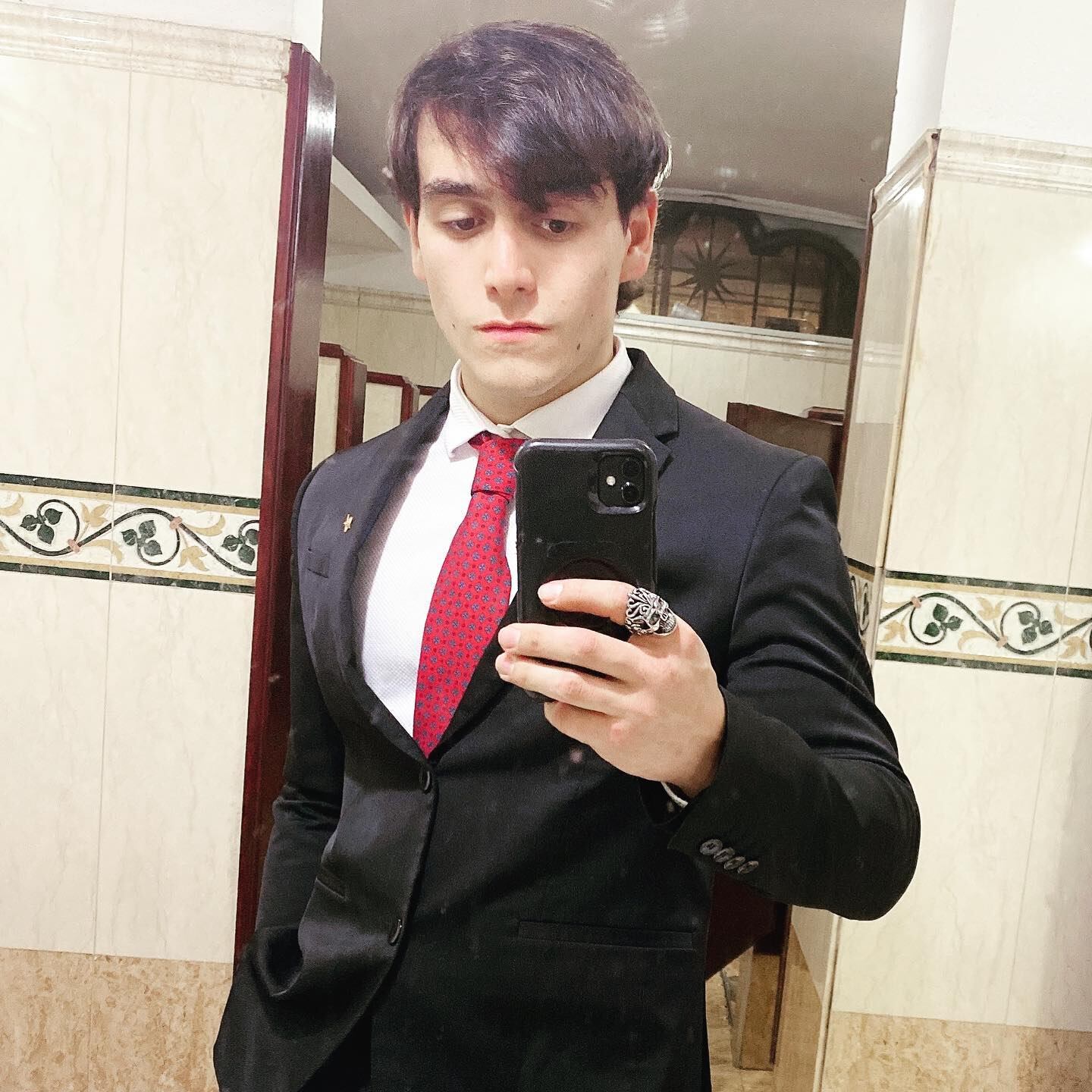 Julián Figueroa, cantante.