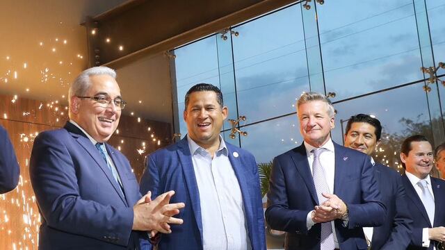 Diego Sinhue encabeza inauguración de Corpus