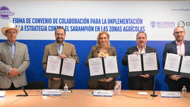 Maru Campos firma convenio para vacunar vs sarampión