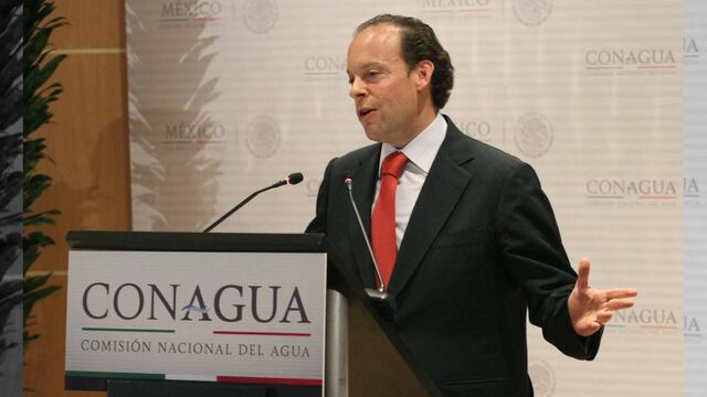 Desde que se le separó de su cargo por uso indebido de recursos públicos, el exdirector de la Conagua también ha recibido el premio al mejor gestor de agua del mundo.
