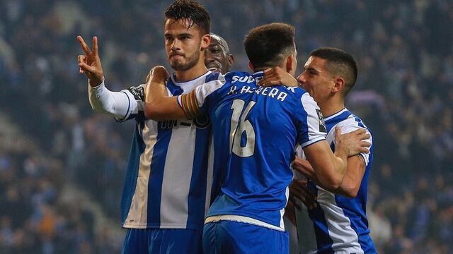 Diego Reyes festeja un gol.