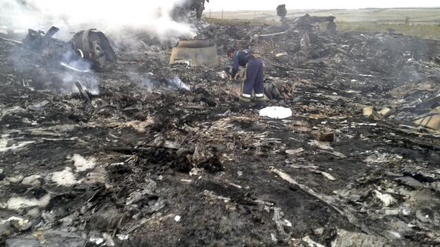 (@Newsweek) Restos del avión siniestrado