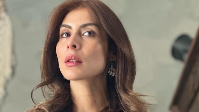 María León manda a callar bocas sobre su abdomen marcado, al posar en bikini.