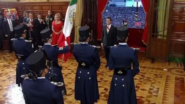 Escolta femenina de Enrique Peña Nieto desata polémica tras Grito de Independencia de Claudia Sheinbaum