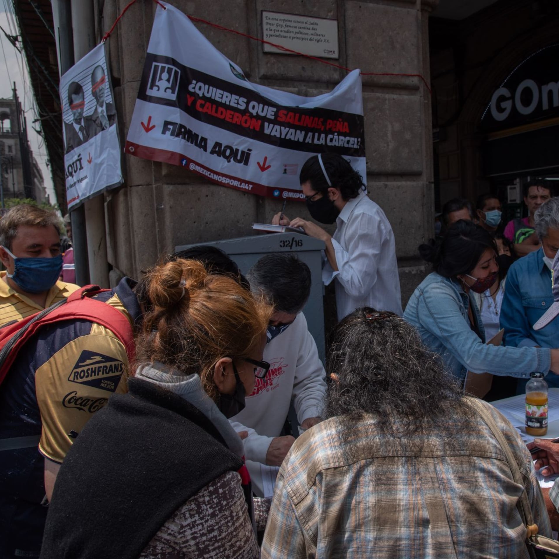 Calderón y Fox, dos grandes motivos para votar en la consulta ciudadana