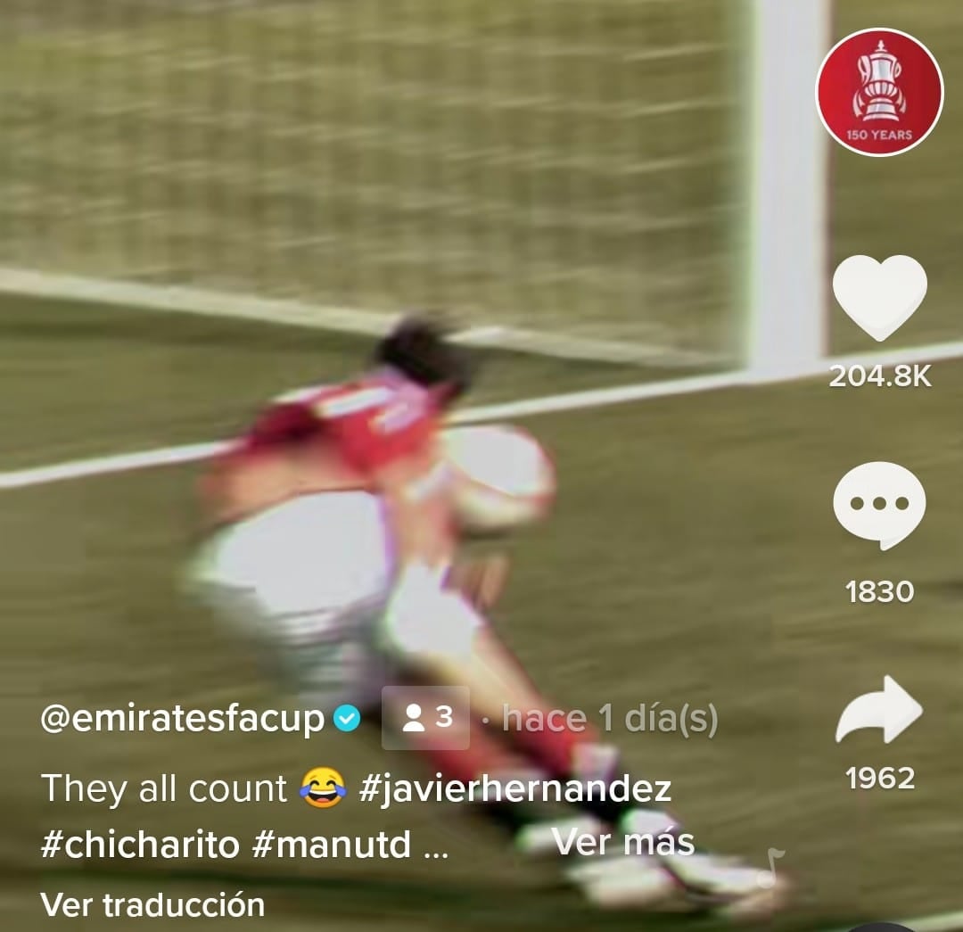 Chicharito Hernández anotó un gol con la cara con el Manchester United