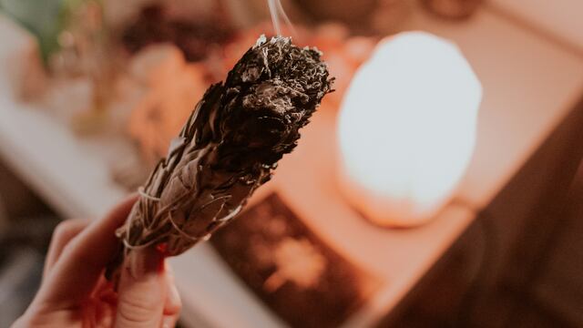 Ritual de Viernes Santo con sahumerio para Semana Santa