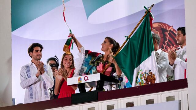 Mara Lezama celebra el Grito de Independencia 2024 junto a miles de mexicanos en Chetumal, Quintana Roo.