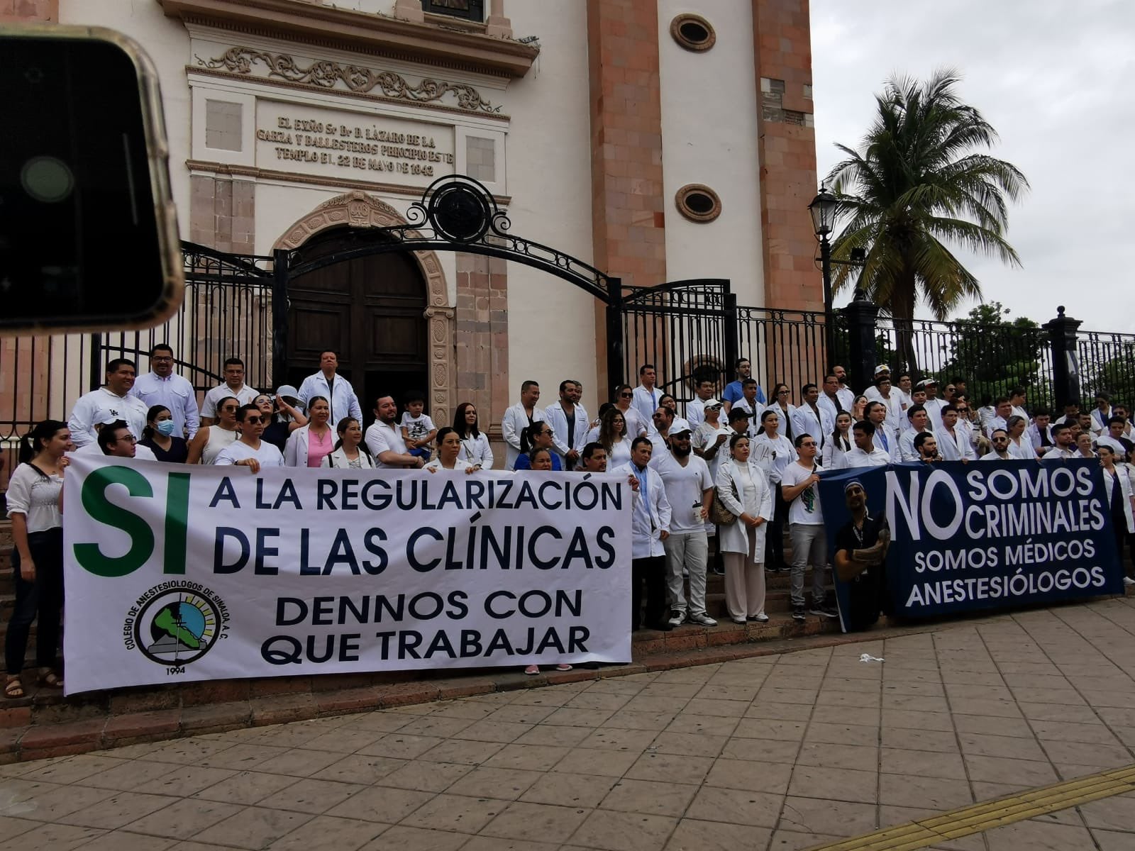 Protestan por anestesiólogo Gustavo Darwin Aguirre Castro