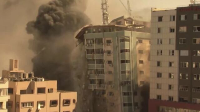 Israel derriba edificio que alberga AP y Al Jazeera
