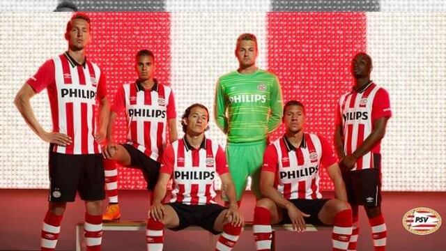 Guardado presenta los nuevos uniformes del PSV