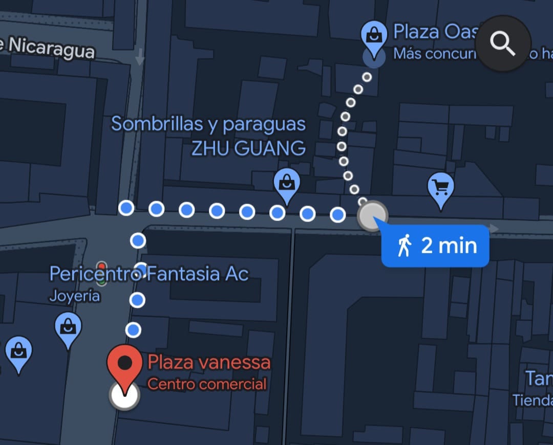Plaza Vanessa está a unas cuadras de Plaza Oasis