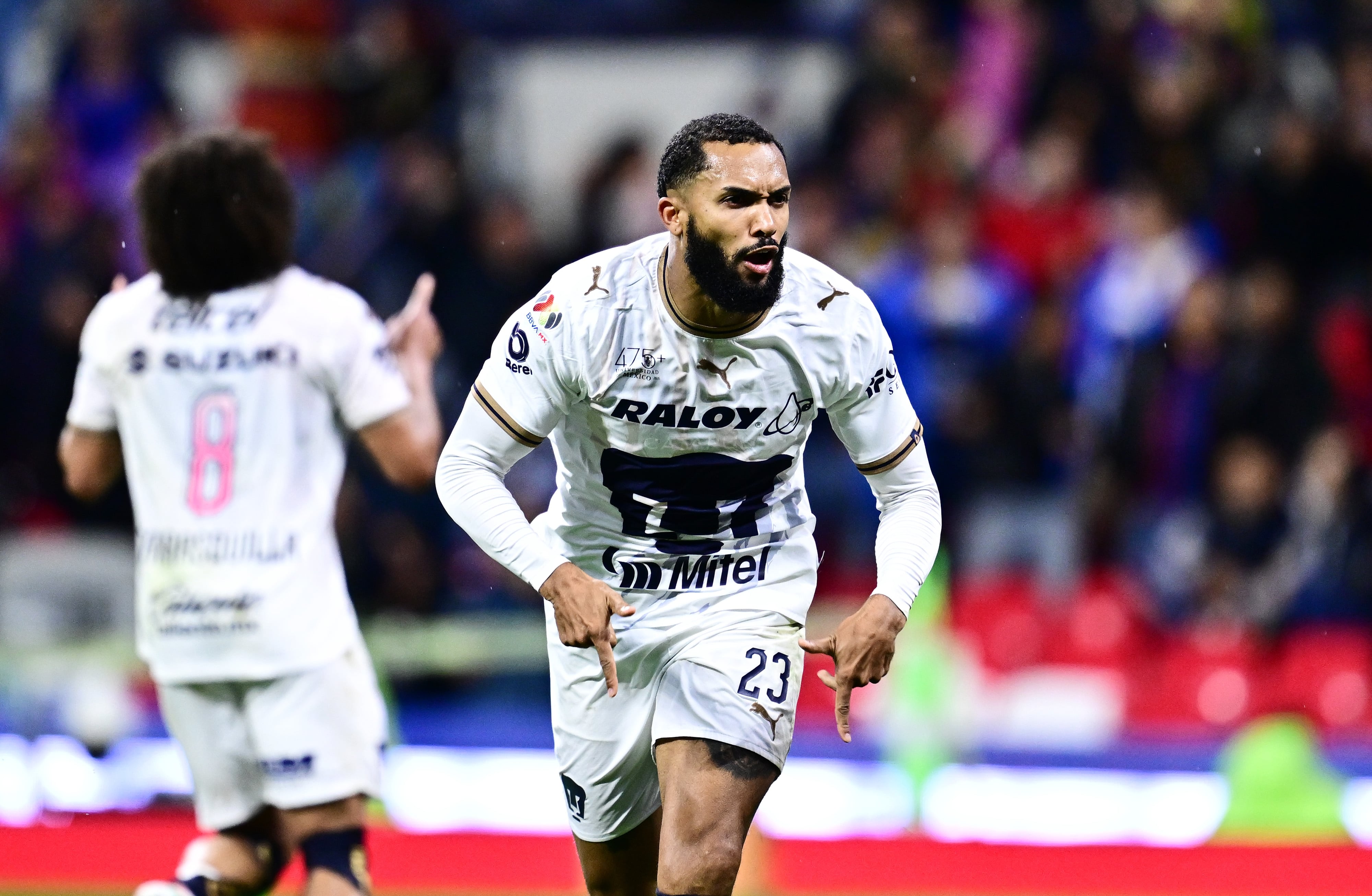 Juninho le mete doblete al Atlante y mantiene a Pumas con aspiraciones de Liguilla.